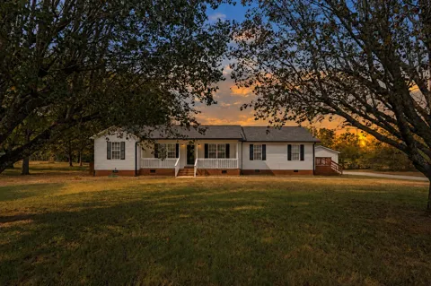 120 Whiteside Ln