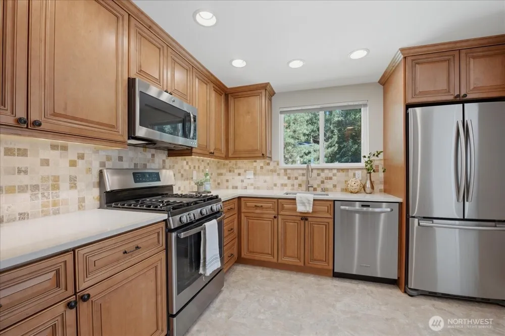 19310 37th Avenue NE Lake Forest Park, WA 98155