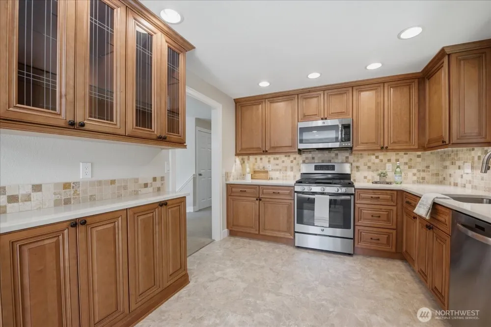 19310 37th Avenue NE Lake Forest Park, WA 98155
