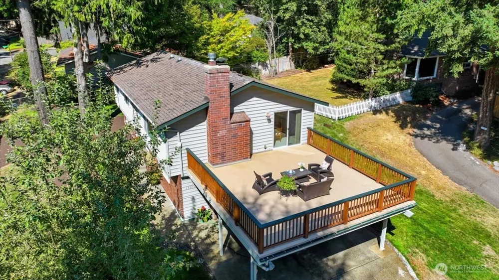 19310 37th Avenue NE Lake Forest Park, WA 98155