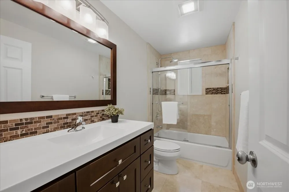 19310 37th Avenue NE Lake Forest Park, WA 98155