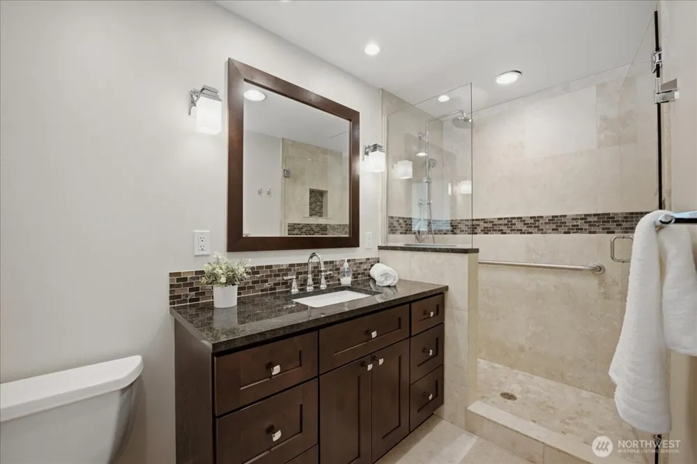 19310 37th Avenue NE Lake Forest Park, WA 98155