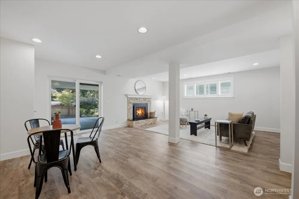 19310 37th Avenue NE Lake Forest Park, WA 98155