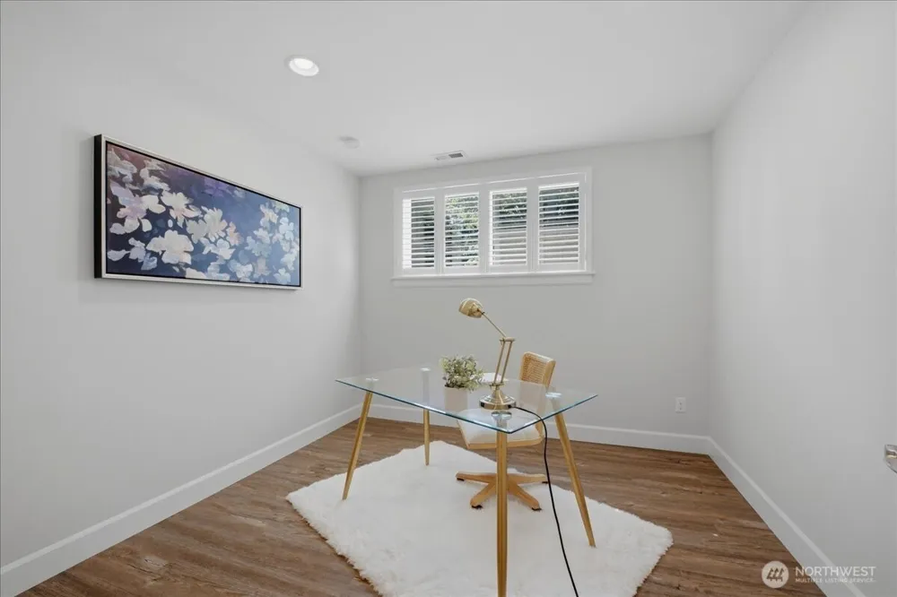 19310 37th Avenue NE Lake Forest Park, WA 98155
