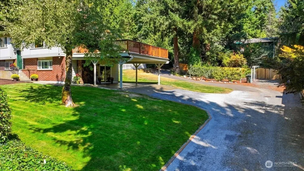 19310 37th Avenue NE Lake Forest Park, WA 98155
