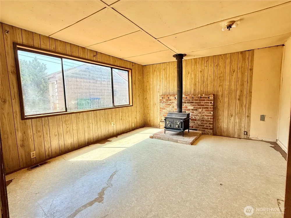 1919 Guy Wetzel Road Port Orchard, WA 98366
