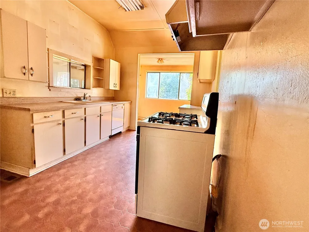 1919 Guy Wetzel Road Port Orchard, WA 98366