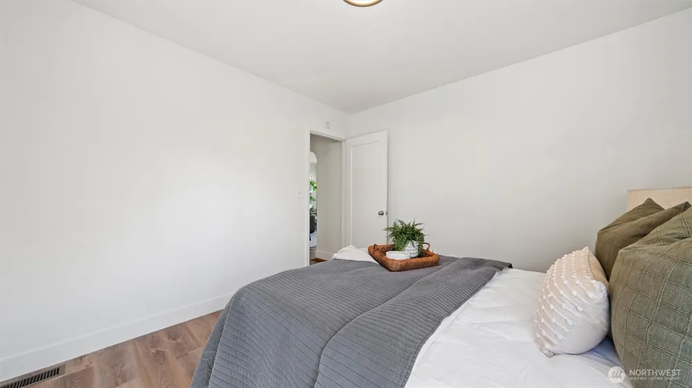 211 SE 4th Street College Place, WA 99324