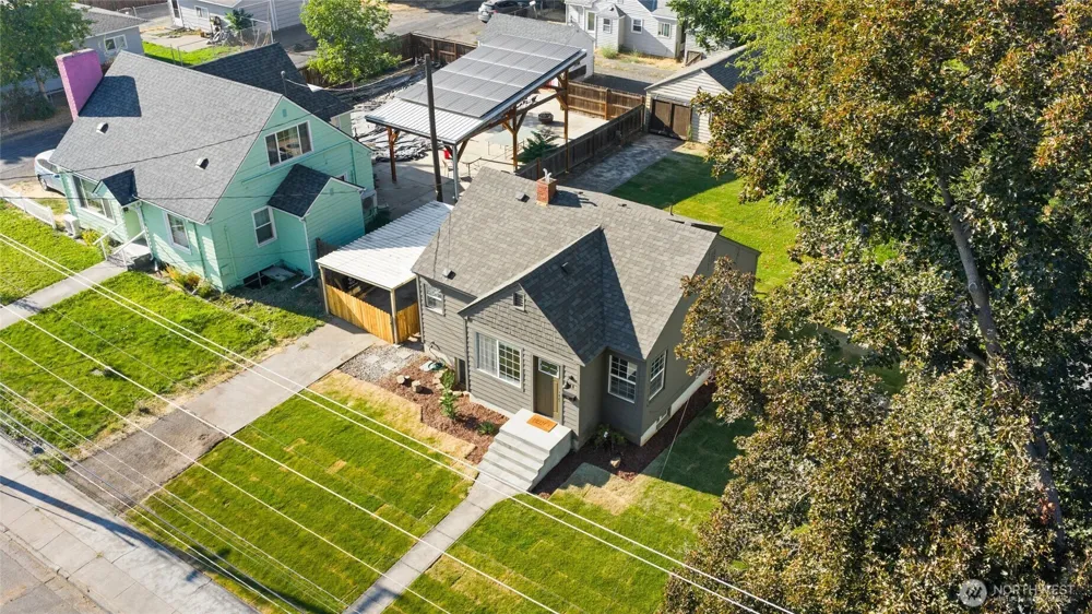 211 SE 4th Street College Place, WA 99324