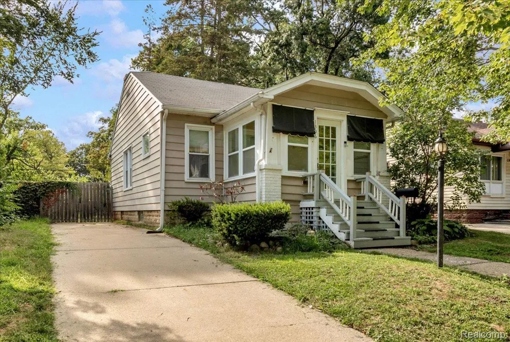1306 Owana Avenue Royal Oak City, MI 48067