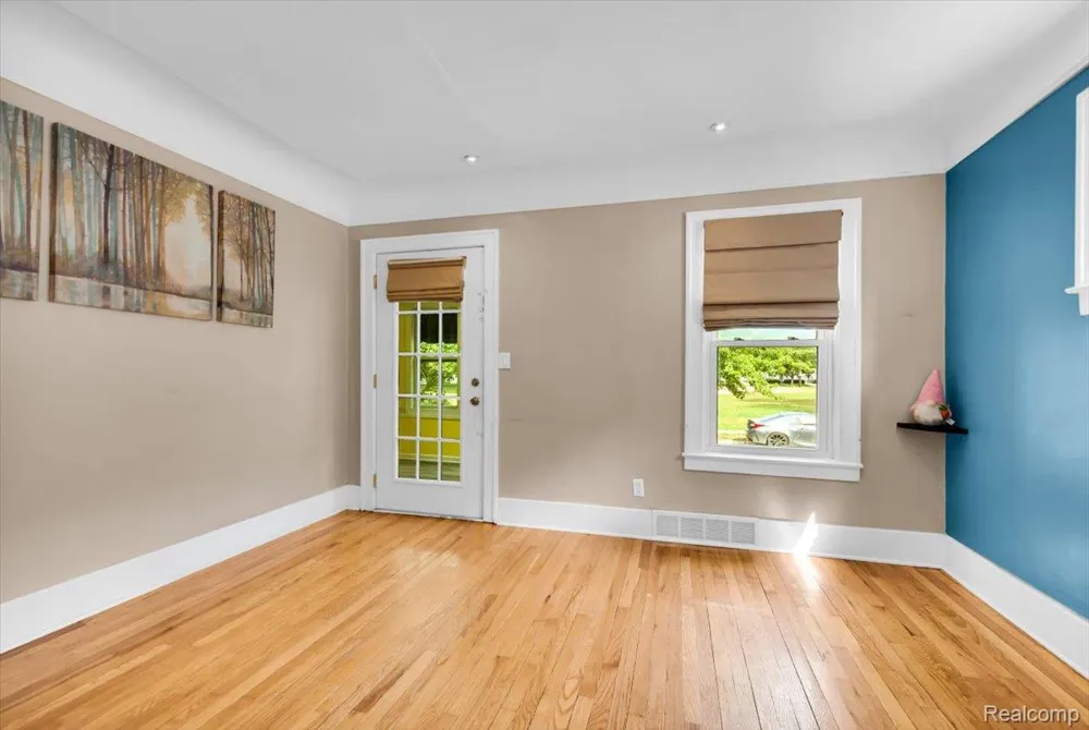 1306 Owana Avenue Royal Oak City, MI 48067