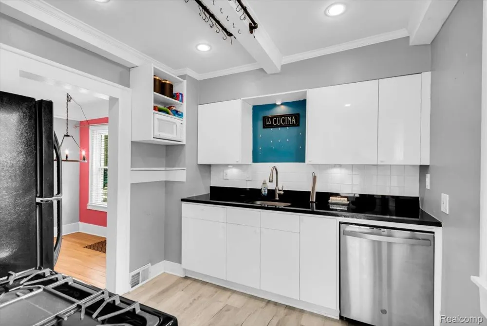1306 Owana Avenue Royal Oak City, MI 48067