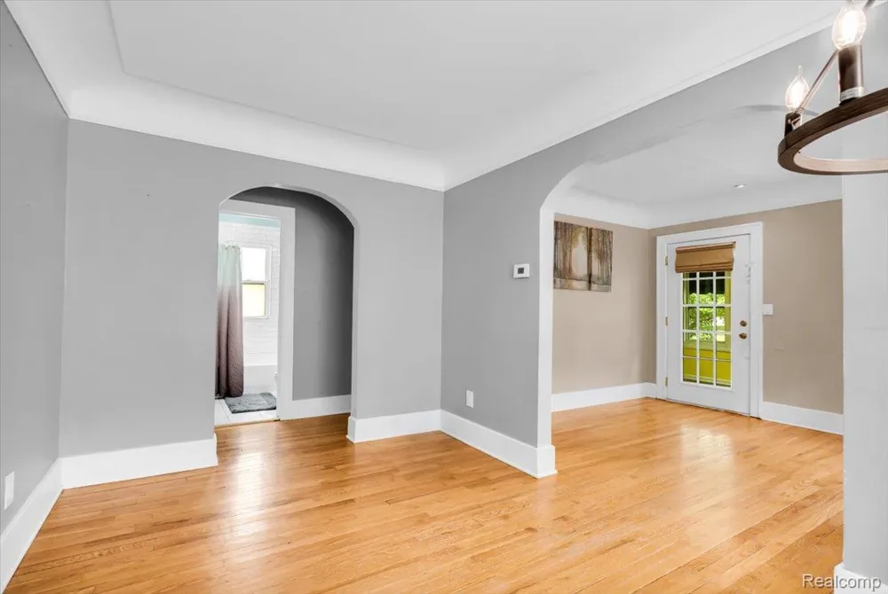 1306 Owana Avenue Royal Oak City, MI 48067