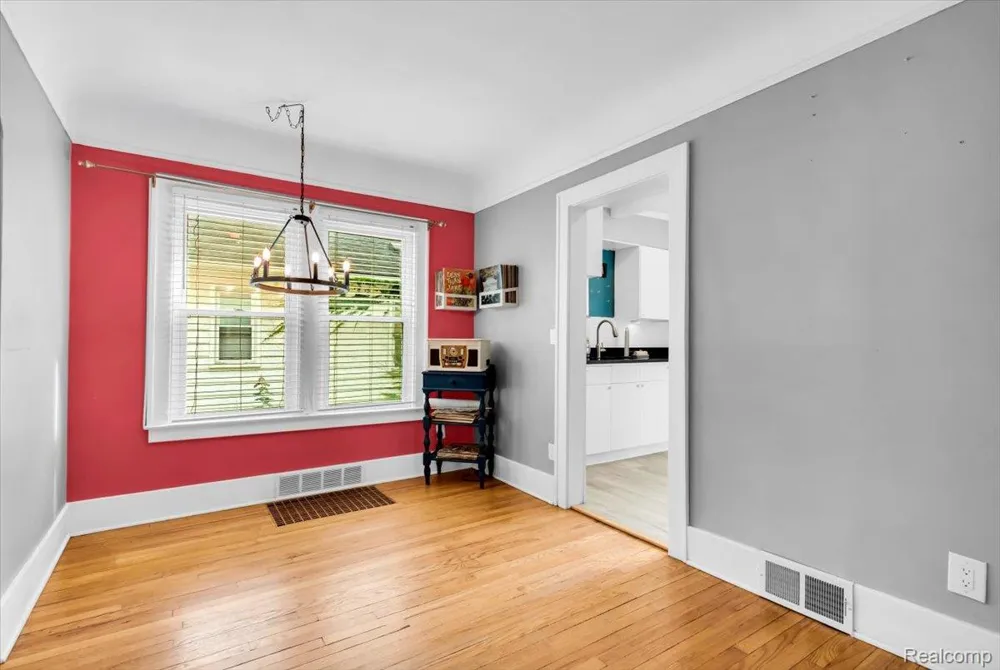 1306 Owana Avenue Royal Oak City, MI 48067