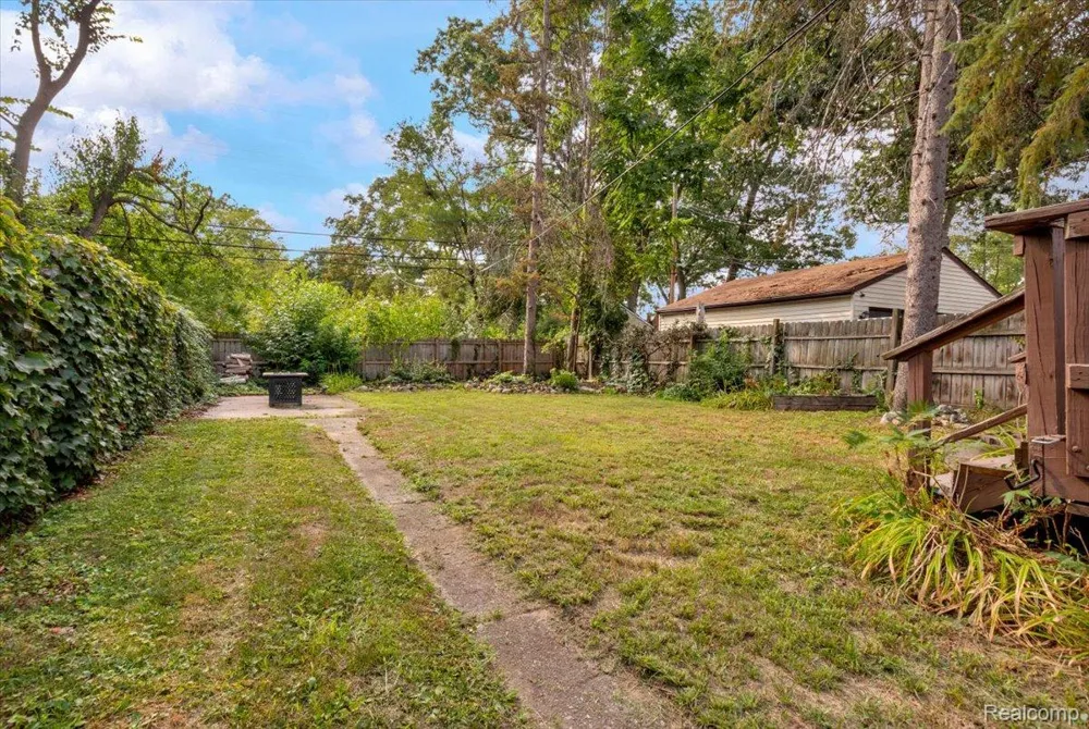 1306 Owana Avenue Royal Oak City, MI 48067