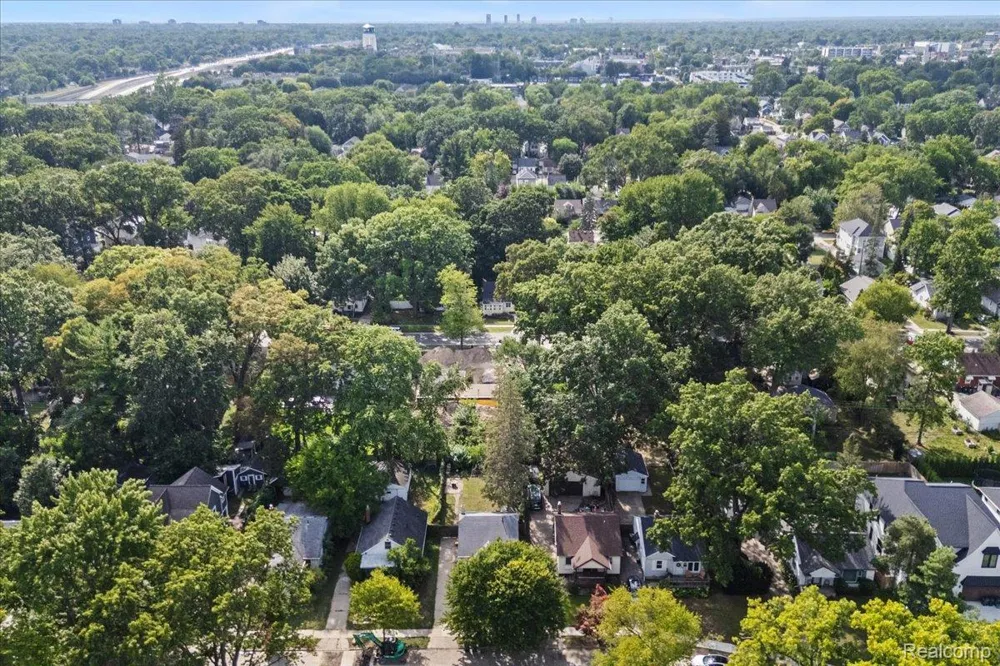 1306 Owana Avenue Royal Oak City, MI 48067