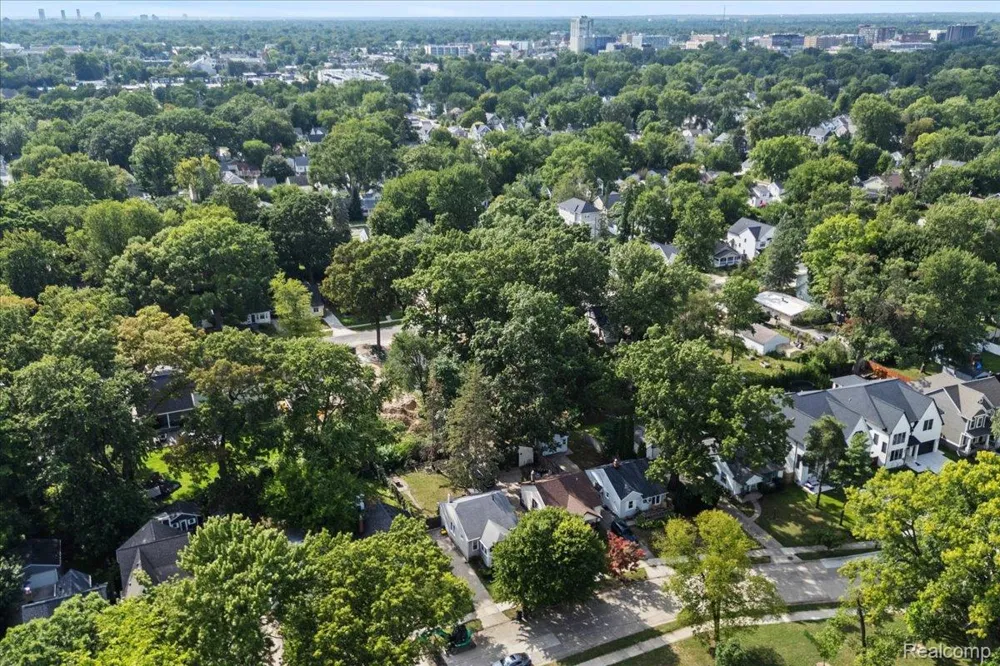1306 Owana Avenue Royal Oak City, MI 48067