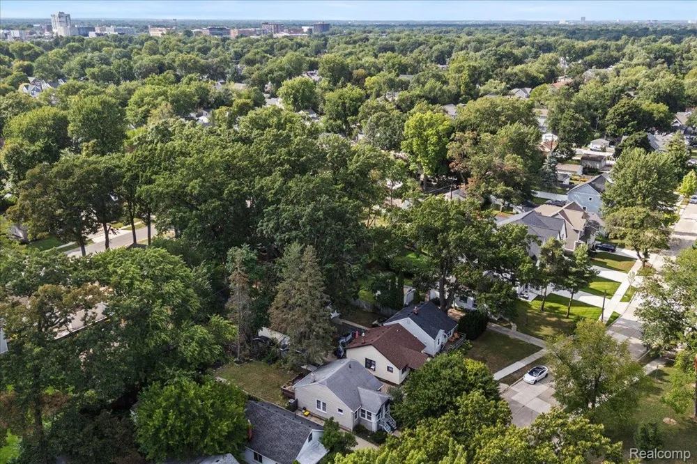 1306 Owana Avenue Royal Oak City, MI 48067