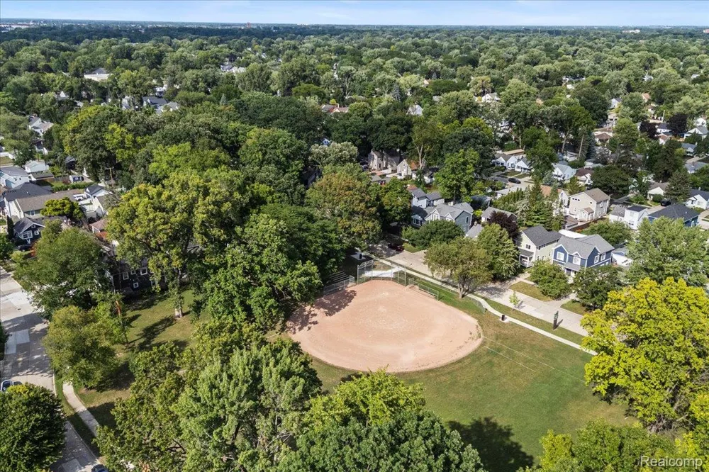 1306 Owana Avenue Royal Oak City, MI 48067