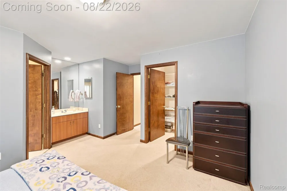 2070 Reagan Drive Rochester Hills City, MI 48309
