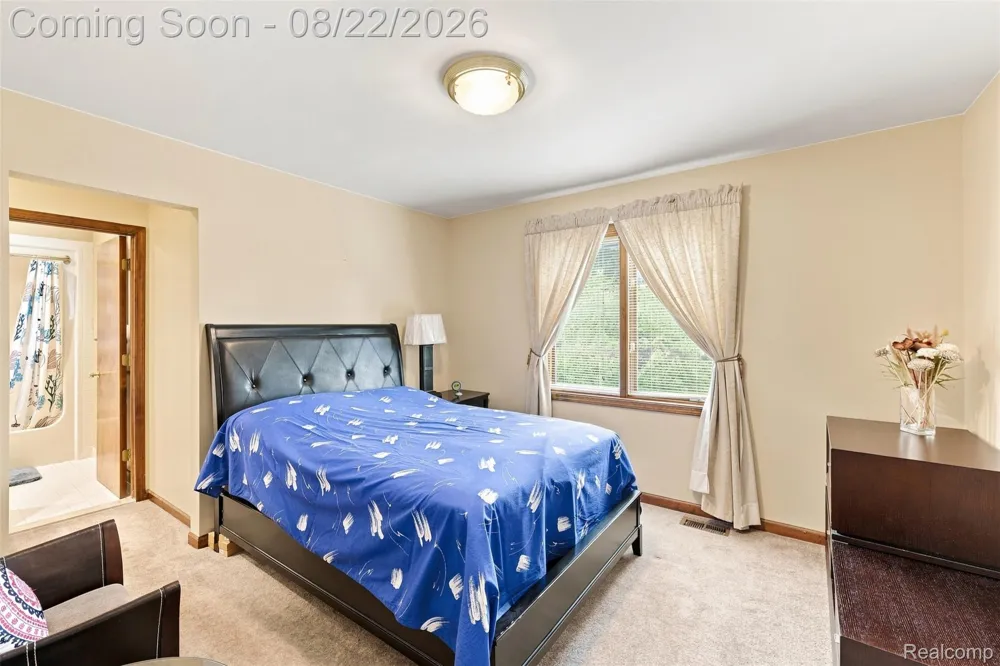 2070 Reagan Drive Rochester Hills City, MI 48309