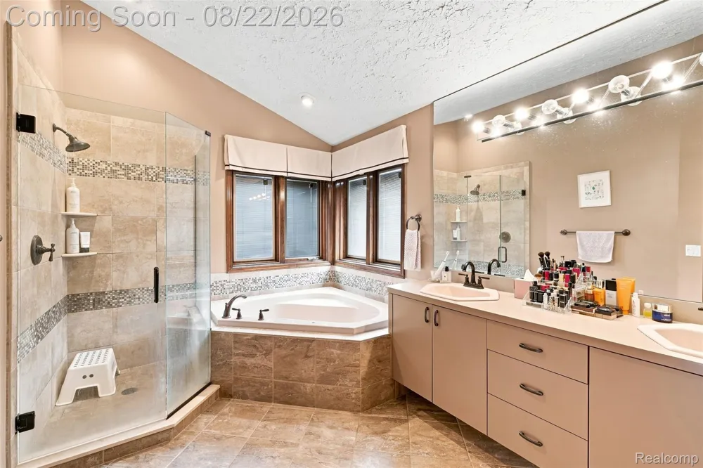 2070 Reagan Drive Rochester Hills City, MI 48309