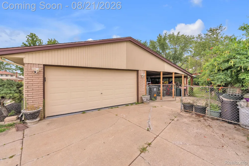15546 Liverpool Street Livonia City, MI 48154
