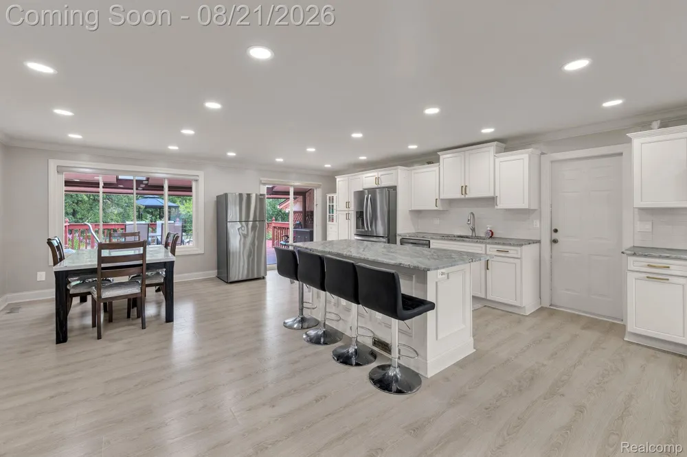 15546 Liverpool Street Livonia City, MI 48154