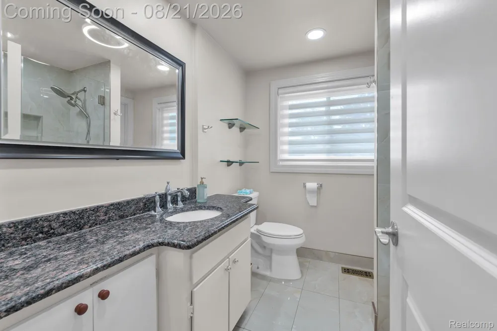 15546 Liverpool Street Livonia City, MI 48154
