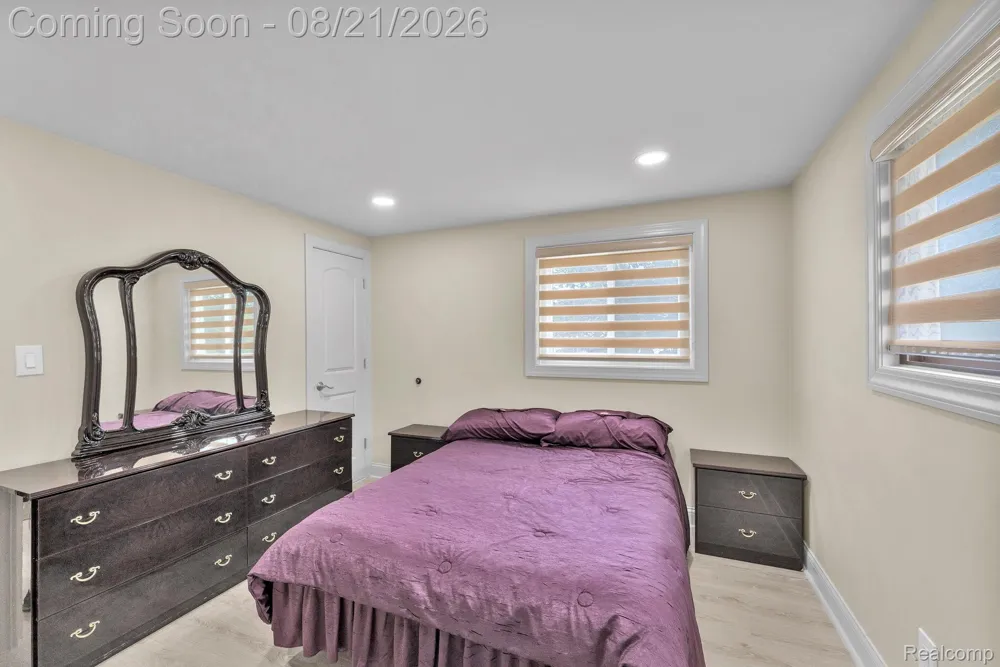 15546 Liverpool Street Livonia City, MI 48154