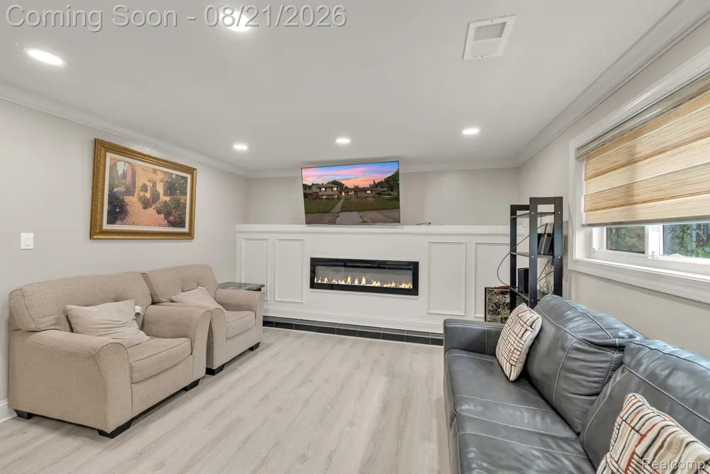 15546 Liverpool Street Livonia City, MI 48154