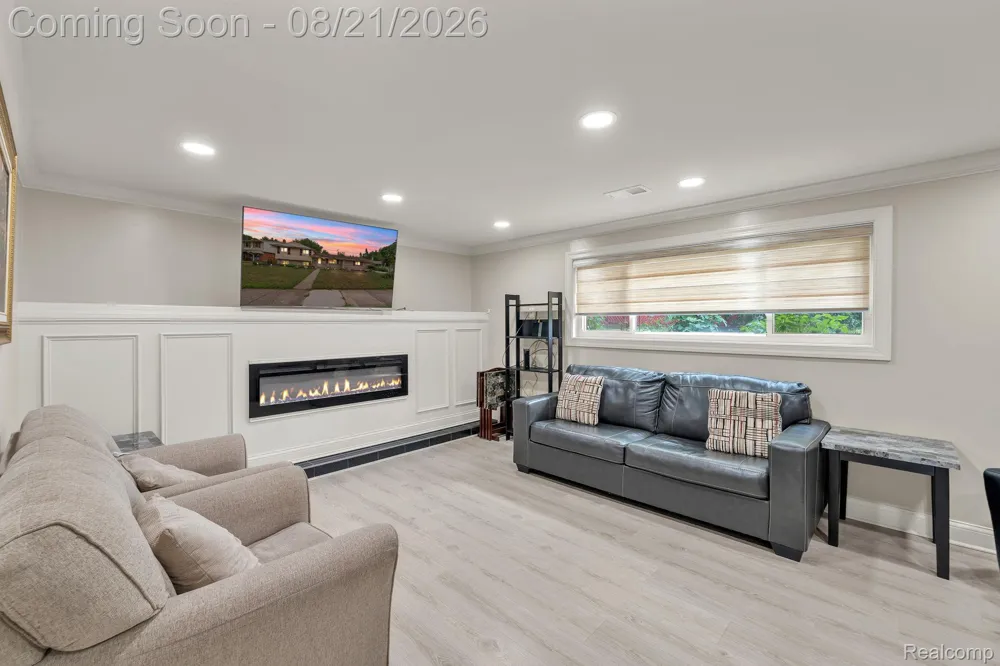 15546 Liverpool Street Livonia City, MI 48154