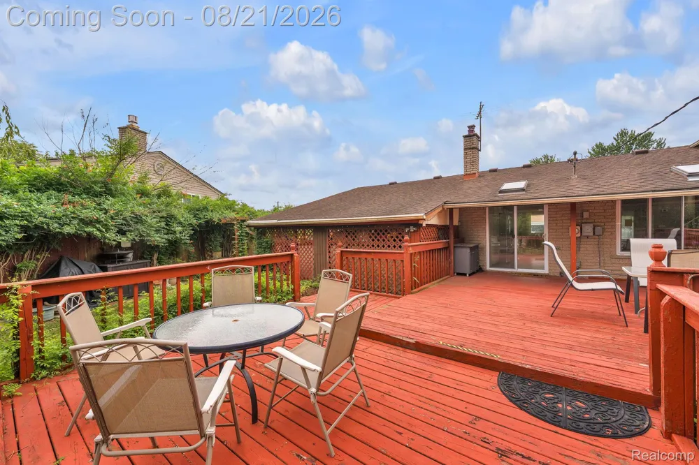 15546 Liverpool Street Livonia City, MI 48154