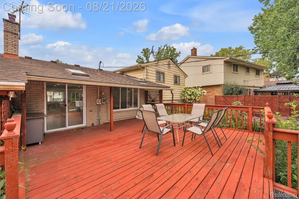15546 Liverpool Street Livonia City, MI 48154
