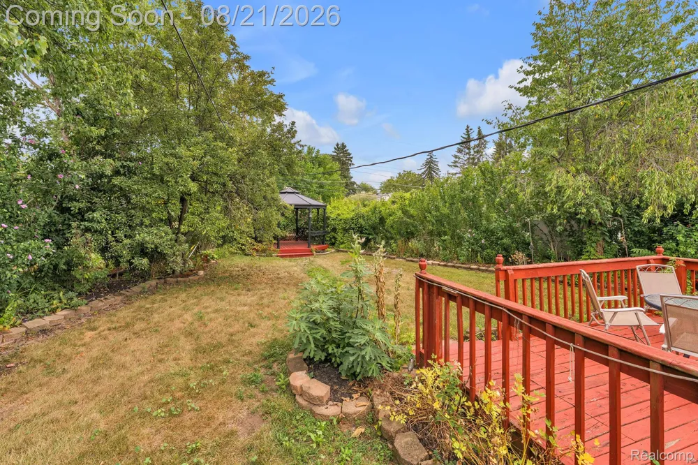 15546 Liverpool Street Livonia City, MI 48154