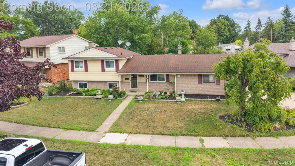 15546 Liverpool Street Livonia City, MI 48154