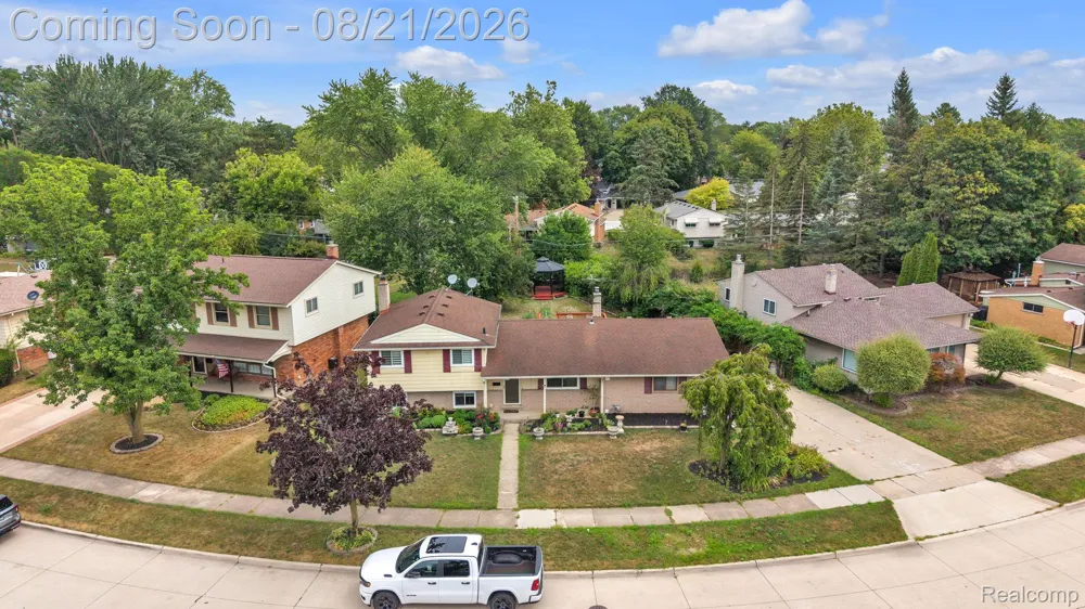 15546 Liverpool Street Livonia City, MI 48154
