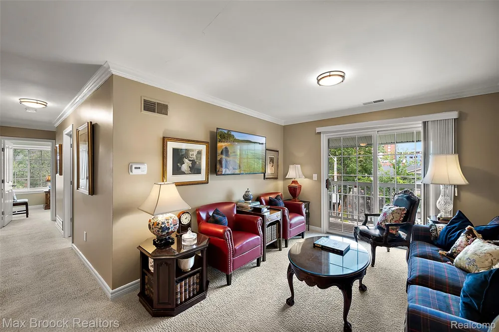 662 Purdy Street #322 Birmingham City, MI 48009