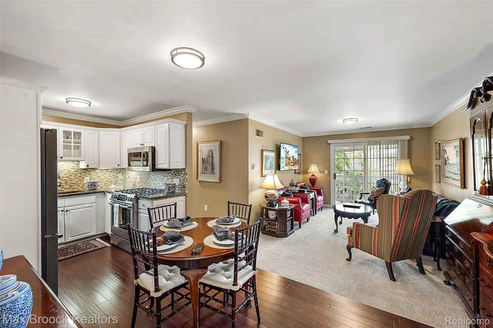 662 Purdy Street #322 Birmingham City, MI 48009