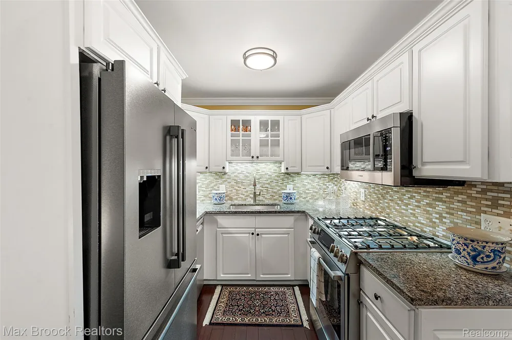 662 Purdy Street #322 Birmingham City, MI 48009