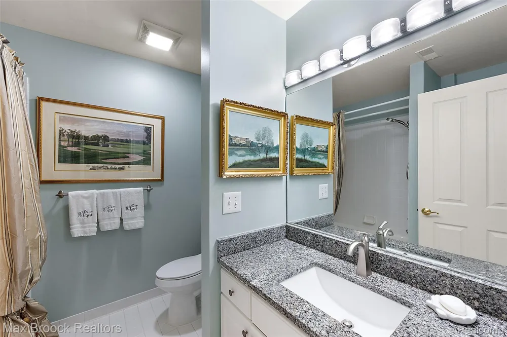 662 Purdy Street #322 Birmingham City, MI 48009
