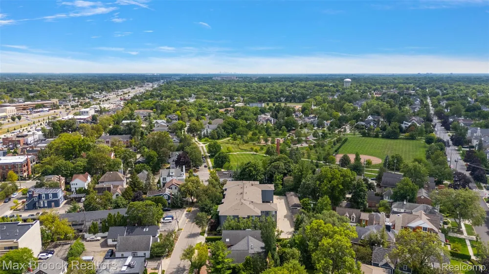 662 Purdy Street #322 Birmingham City, MI 48009