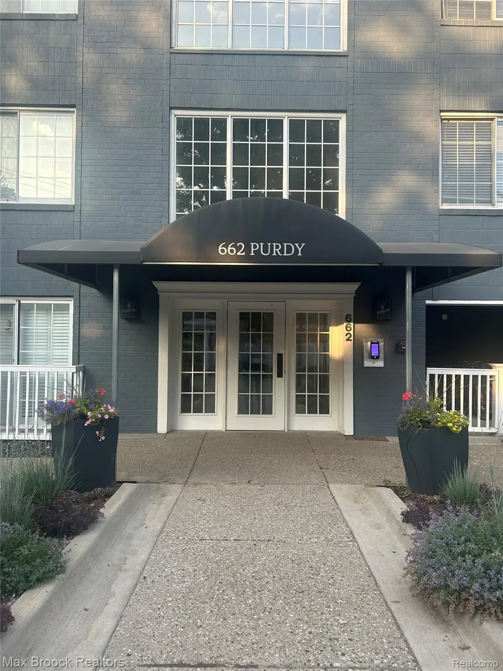 662 Purdy Street #322 Birmingham City, MI 48009