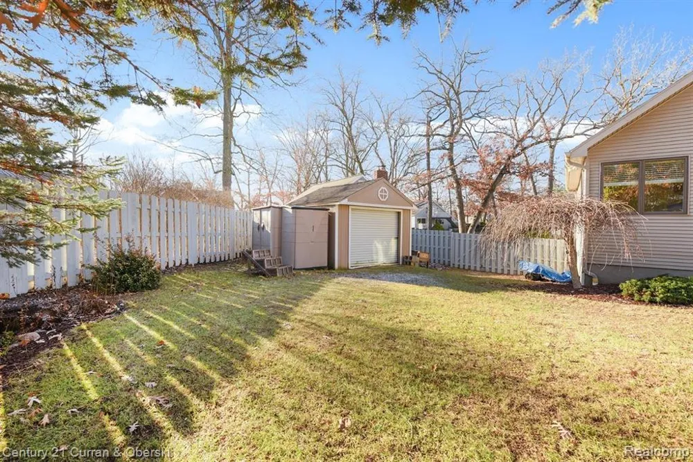 8862 Bellemere Court Napoleon Township, MI 49201