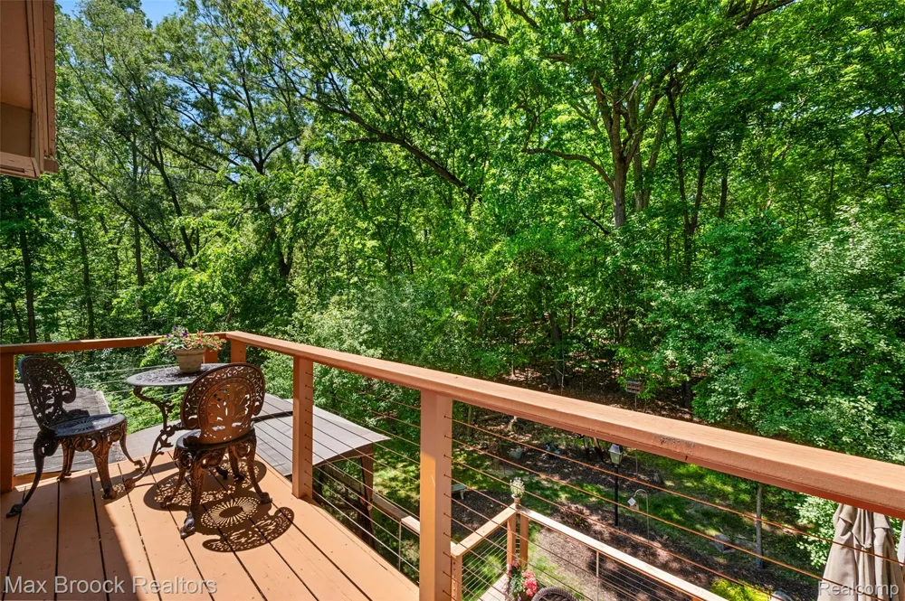 4872 Cliffside Drive West Bloomfield Charter Township, MI 48323