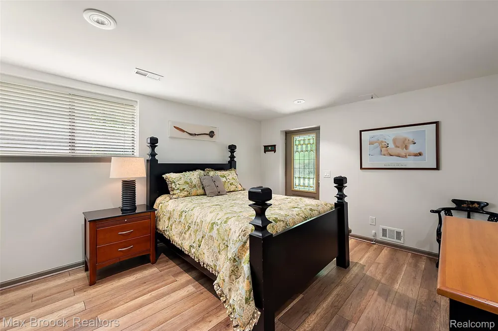 4872 Cliffside Drive West Bloomfield Charter Township, MI 48323