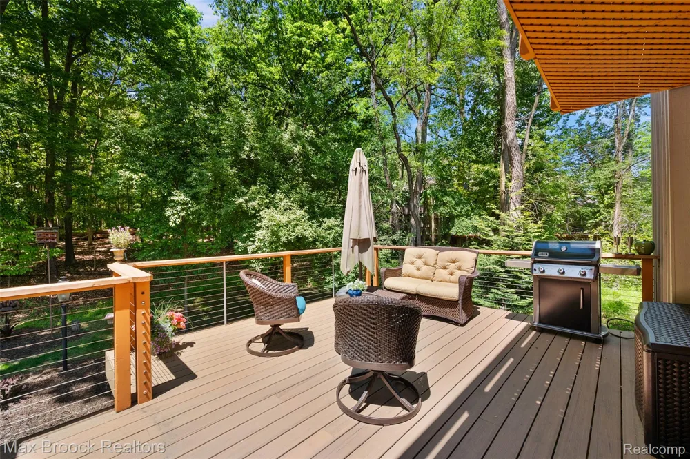 4872 Cliffside Drive West Bloomfield Charter Township, MI 48323