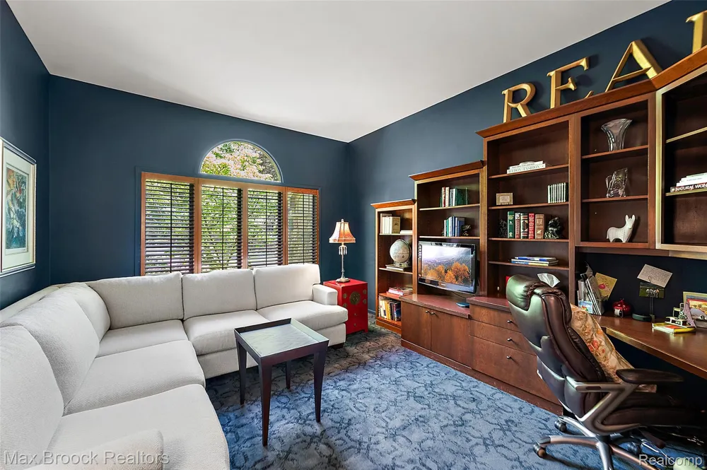 4872 Cliffside Drive West Bloomfield Charter Township, MI 48323