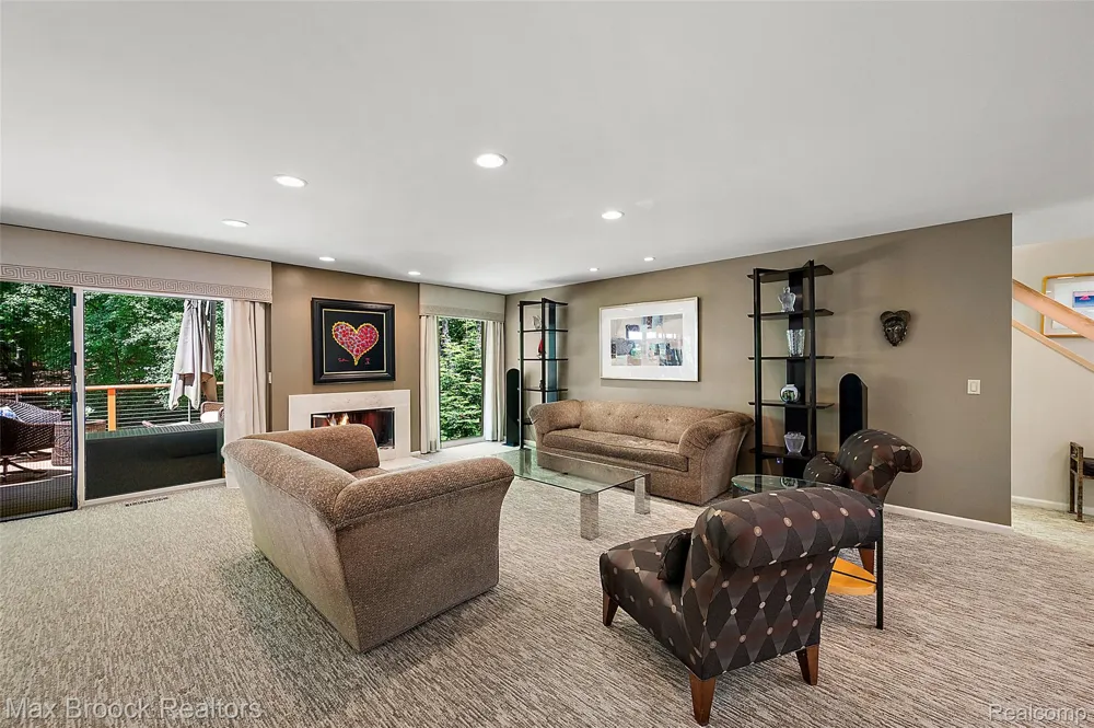4872 Cliffside Drive West Bloomfield Charter Township, MI 48323