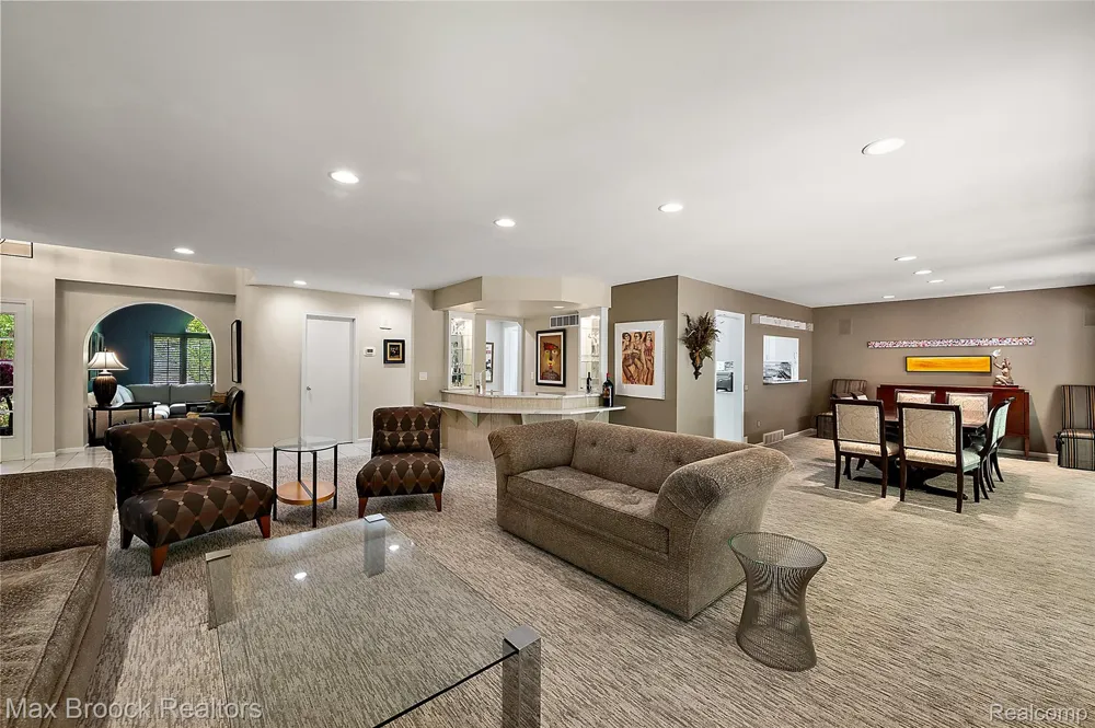 4872 Cliffside Drive West Bloomfield Charter Township, MI 48323